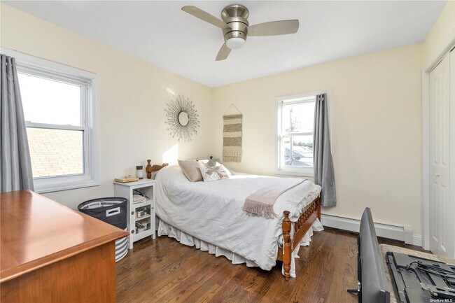 Foto del edificio - 228 E Market St