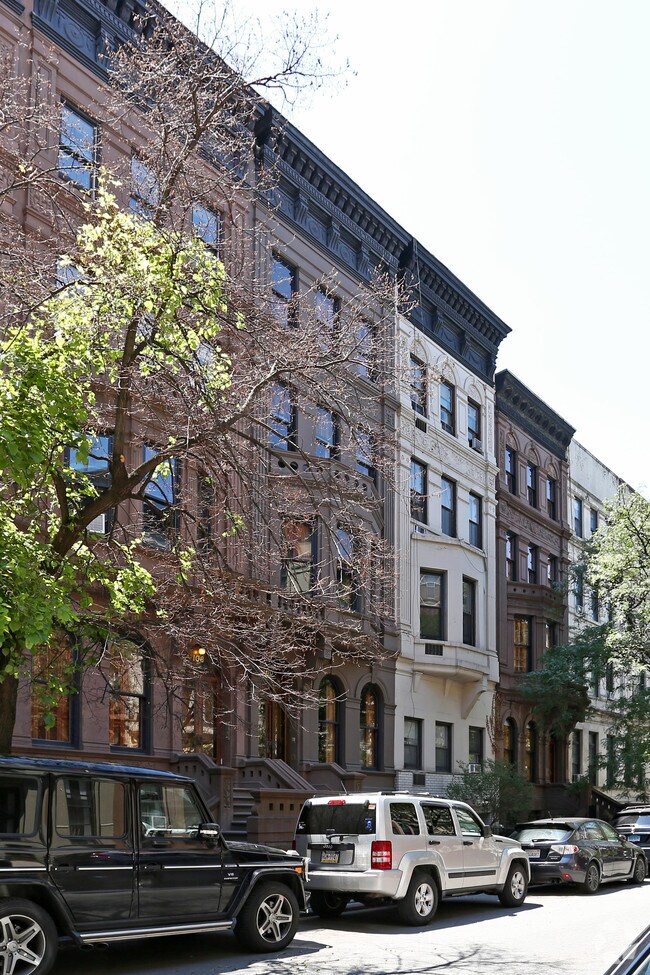 Building Photo - 108 W 75th St
