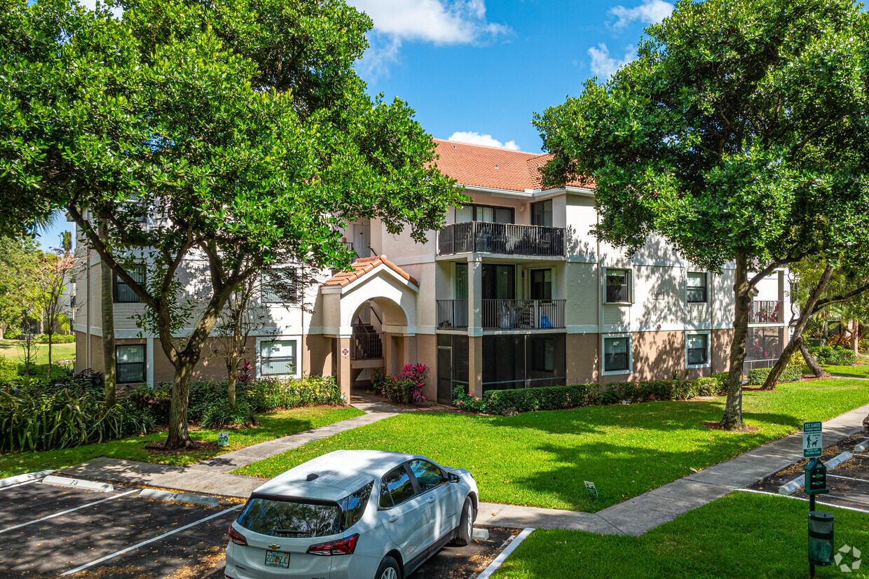 Primary Photo - Grand Marquis Condominium Homes