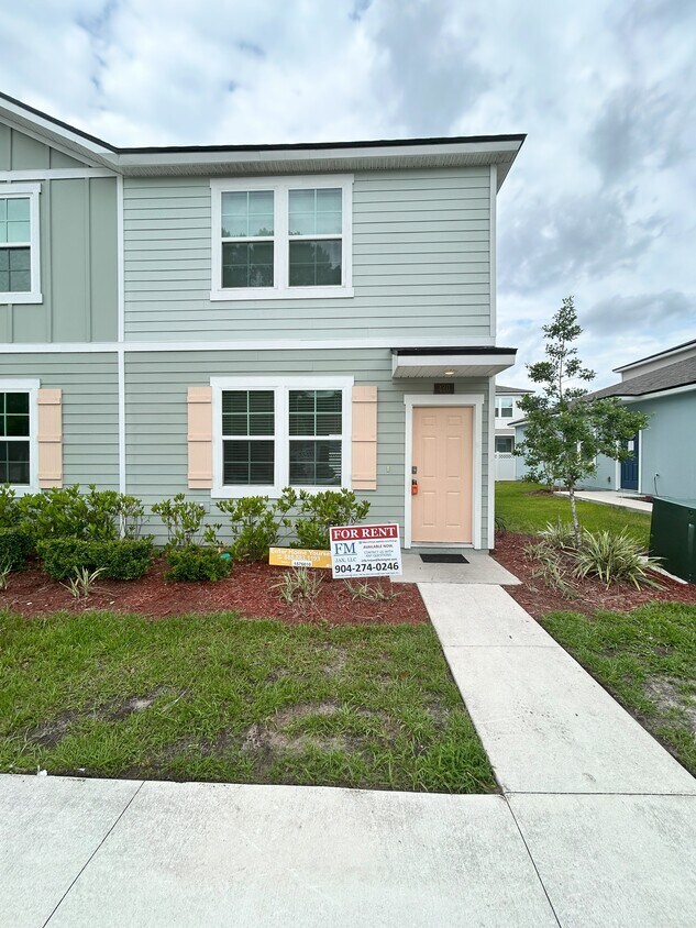 Foto principal - 480 Running Woods St