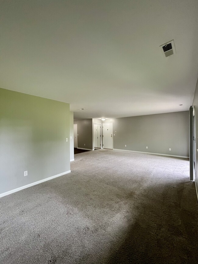 Building Photo - 10244 Nancys Blvd