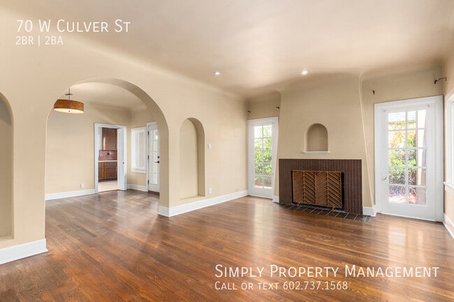 Building Photo - Spacious 1930's 2 Bedroom, 2 Bathroom Home