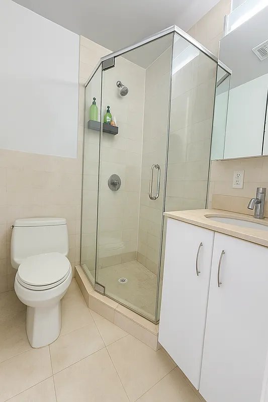 Foto del edificio - 120 E 4th St