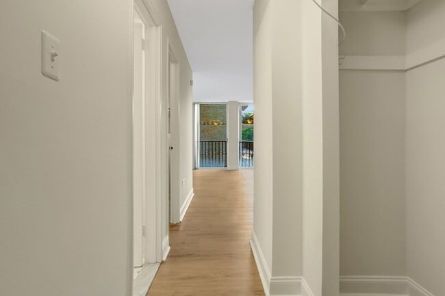 Foto del edificio - Studio Condo with all utilities included f...