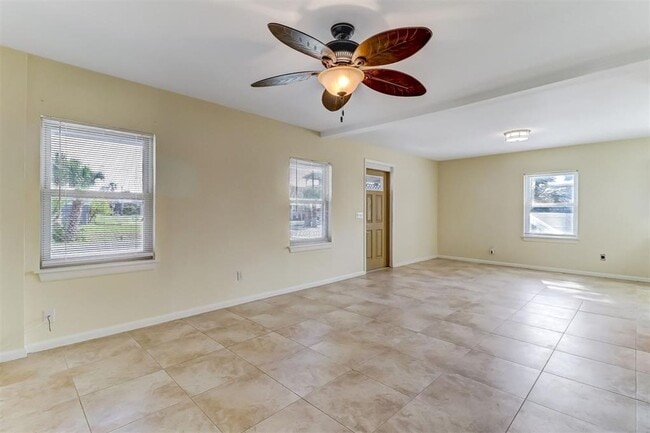 Building Photo - Adorable Amelia Island Beach Cottage – 2BR...