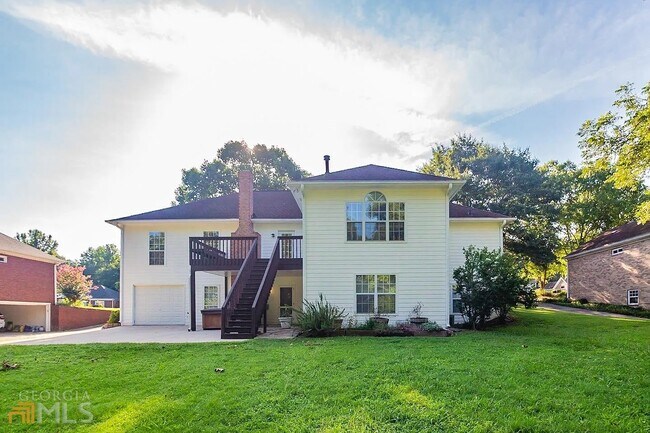 Building Photo - 443 Greystone Ln