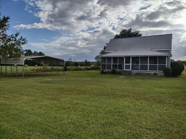 Building Photo - 3269 Georgia 296
