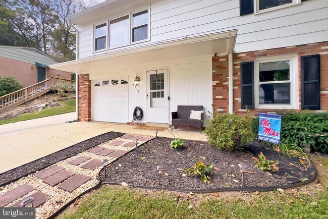 Foto del edificio - 8614 Arley Dr