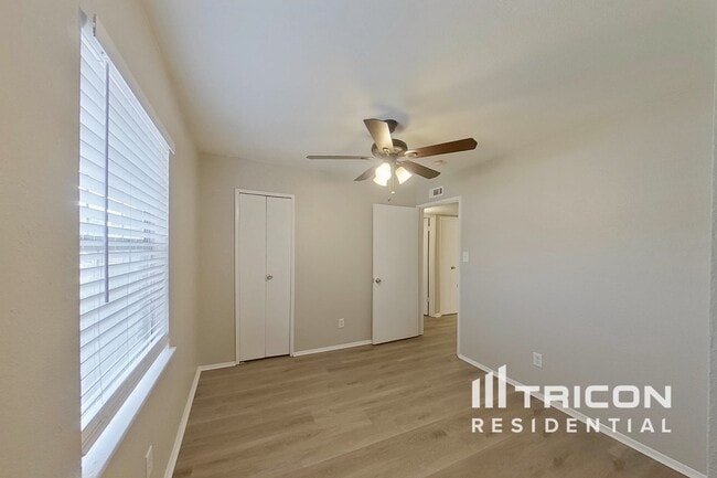 Building Photo - 4204 Pepperbush Dr