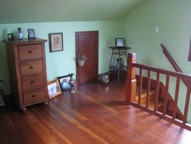Bedroom - 923 Michigan Ave