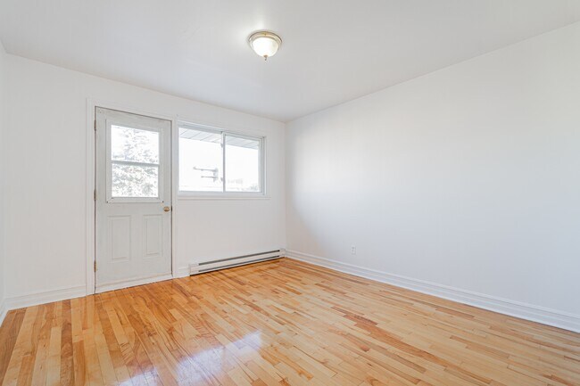 Building Photo - 4041 Rue Forest