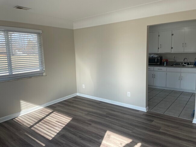 Foto del edificio - 28690 Victor St