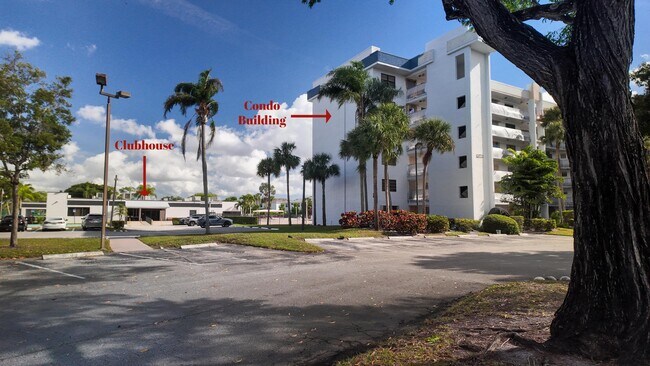 Foto del edificio - 4640 Lucerne Lakes Blvd W