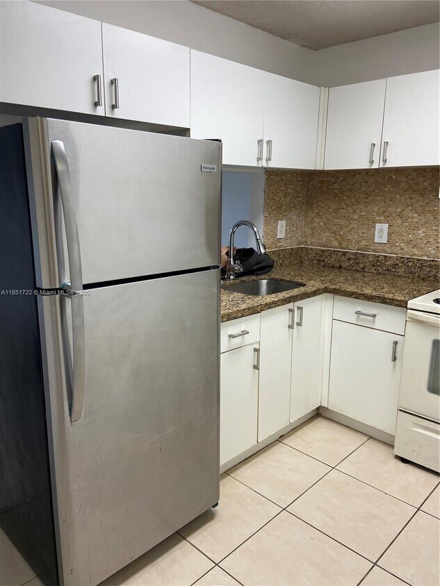Foto principal - 271 NW 177th St