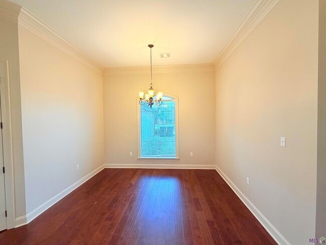 Building Photo - 40445 Thomas Ave
