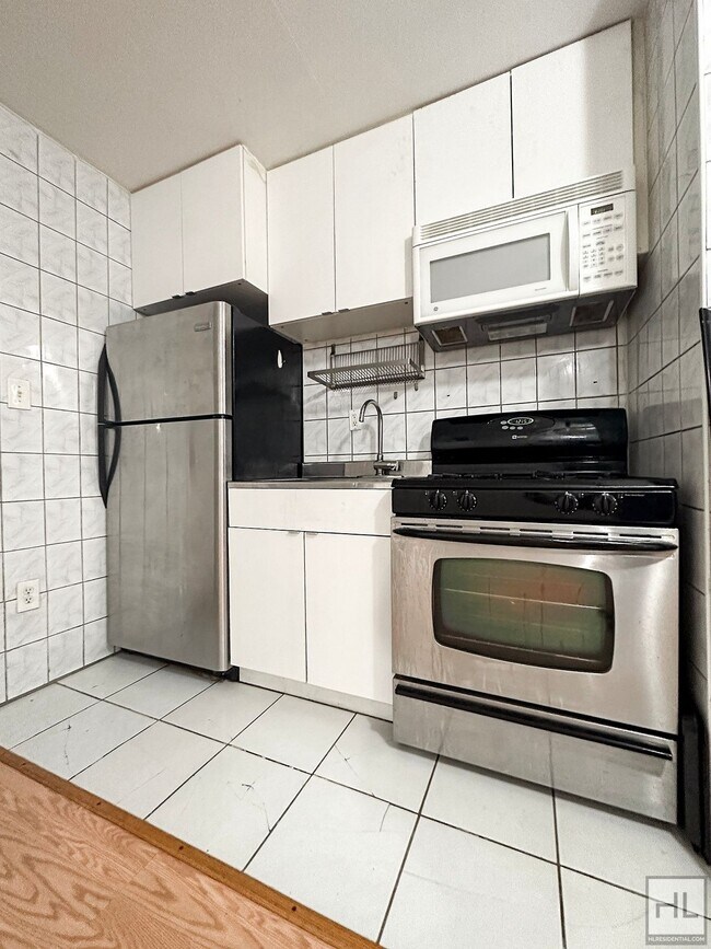Building Photo - MOTT STREET