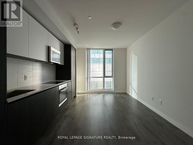 Building Photo - 8-1218 Widmer St