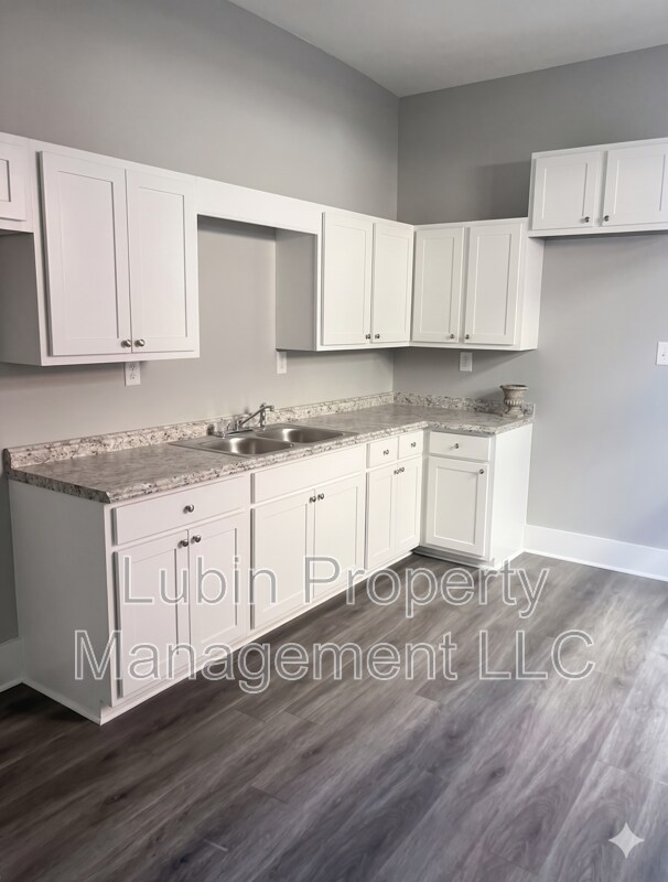 Building Photo - 325 Lema Pl