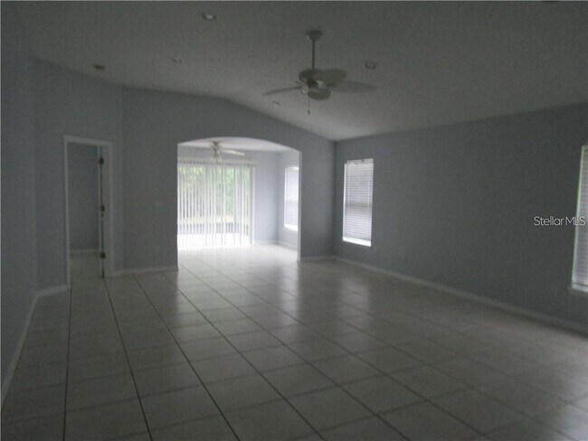 Building Photo - 3025 Andover Ct