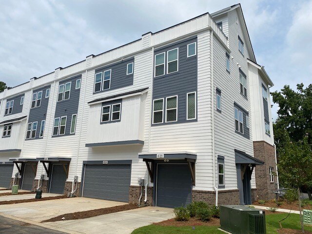 Foto del edificio - 4124 Castleton Rd