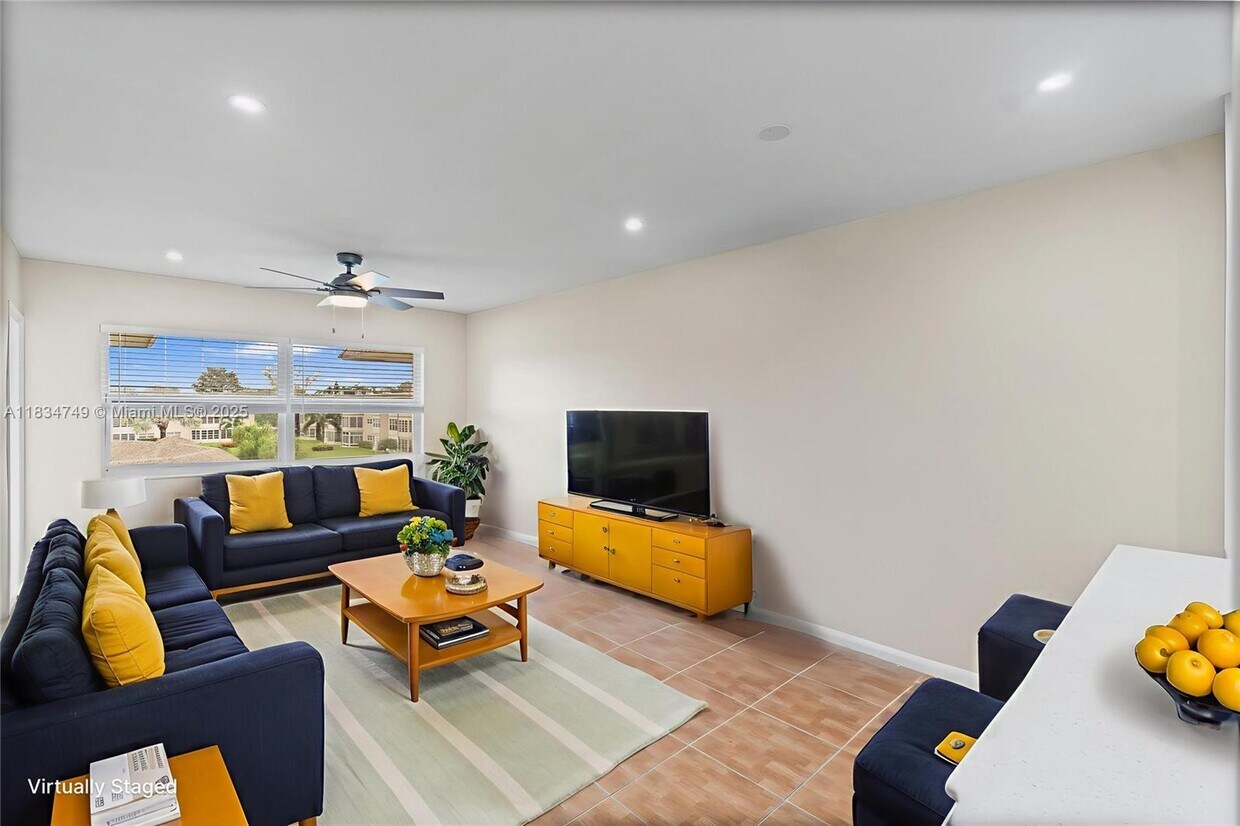 Foto principal - 3405 NW 48th Ave