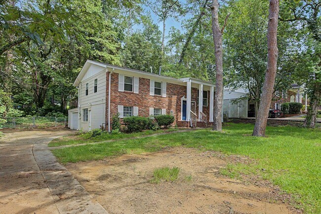 Building Photo - 1811 Devra Dr