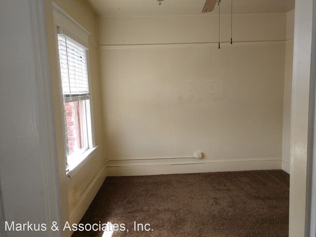 Foto del edificio - 12440 SW Broadway St