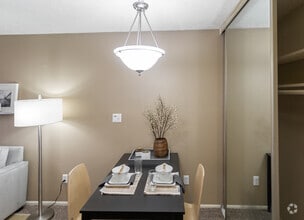 1BR, 1BA - 647 SF - TGM Avalon Lake