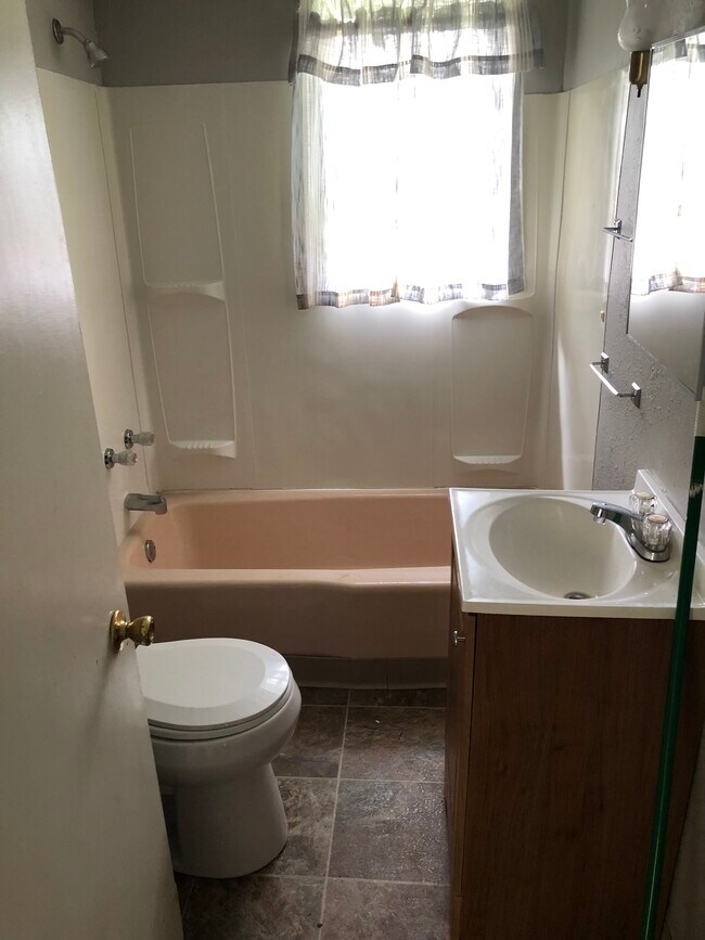 Building Photo - 2805 Scott Ave