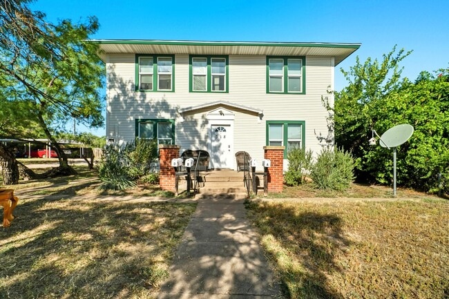318 Palm St