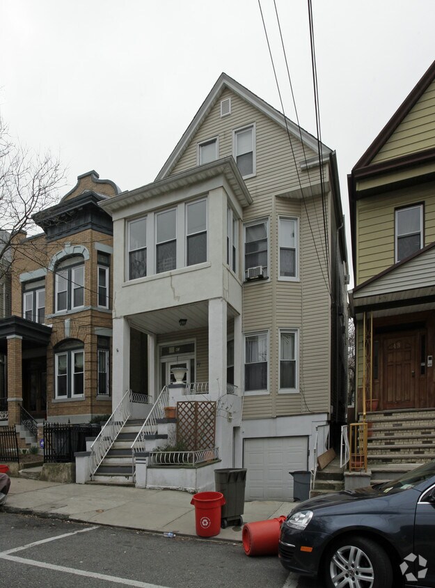 Primary Photo - 41 Cooper Pl