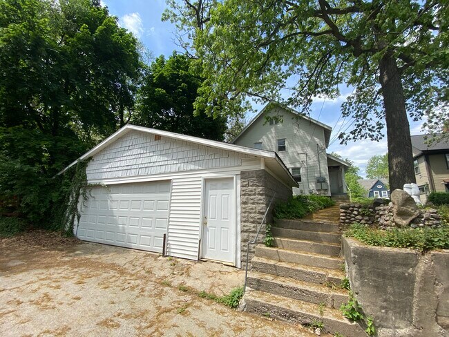 Building Photo - 256 Fuller Ave SE