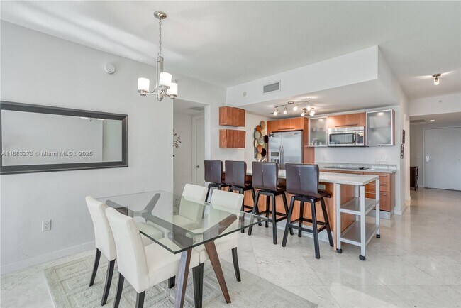 Foto del edificio - 185 SW 7th St