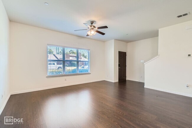 Foto del edificio - 1412 Lakecrest Ln