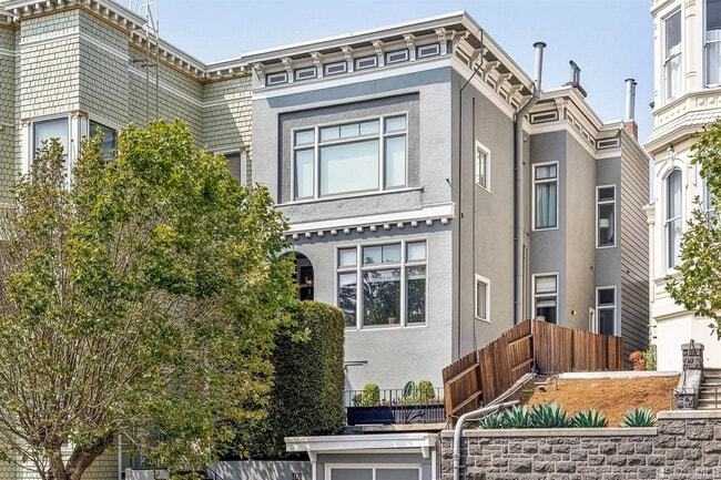 Building Photo - 2232 California St