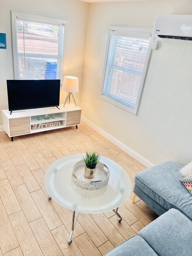 Foto del edificio - 2050 Balboa Ave