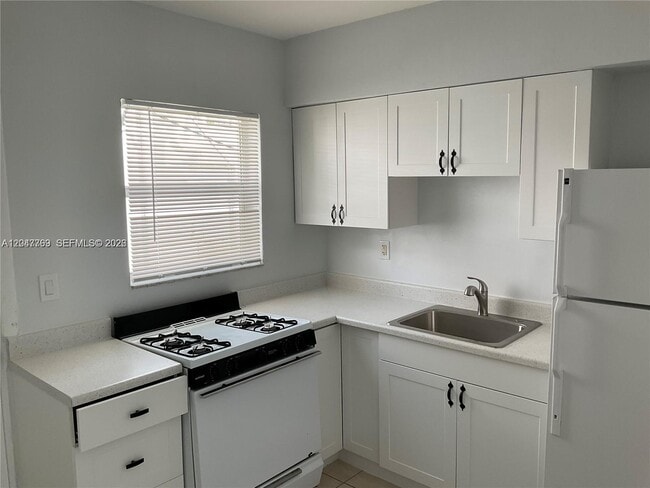 Foto del edificio - 1420 NE 171 St