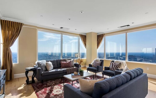 Foto del edificio - 1300 E Lafayette St
