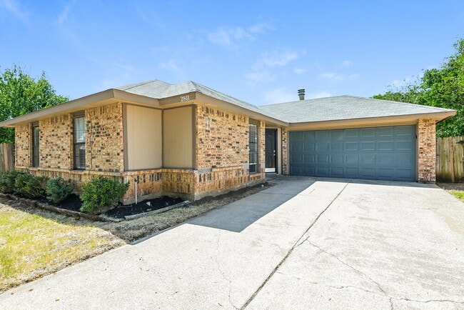 Building Photo - 2811 Galemeadow Dr