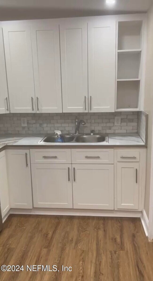 Foto del edificio - 4509 Detaille Dr