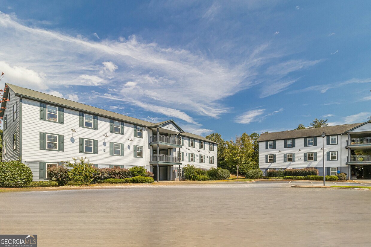 Foto principal - 740 Lovvorn Rd