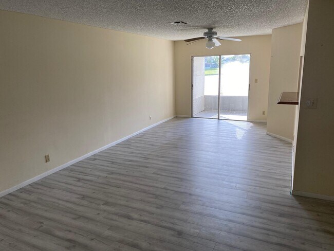 Building Photo - 5060 Pointe Emerald Ln