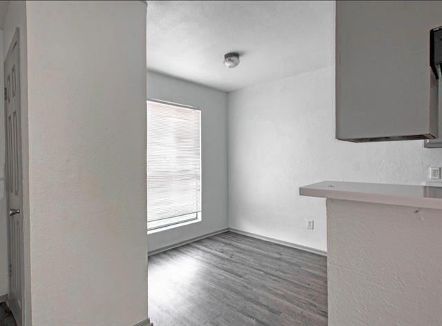 Foto del edificio - 916 Isbell Rd