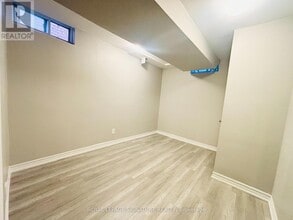 Building Photo - 3863 Skyview St