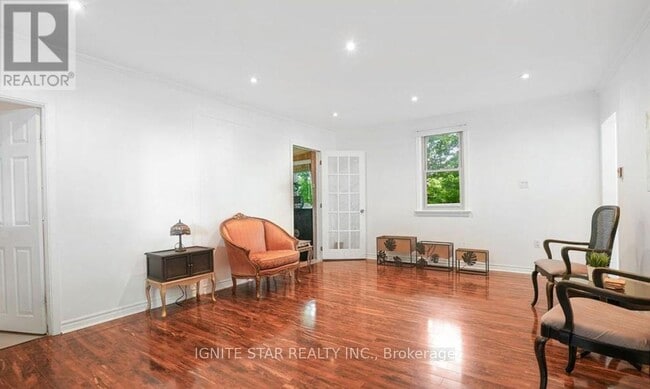 Building Photo - 1136 Bronte Rd