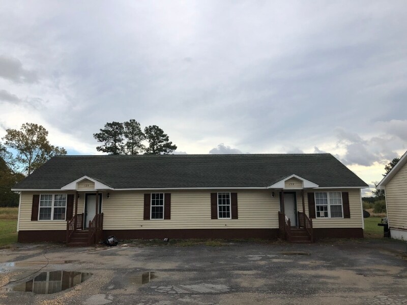 125 Baileys Park Ln, Kinston, NC 28504 Room for Rent in Kinston, NC
