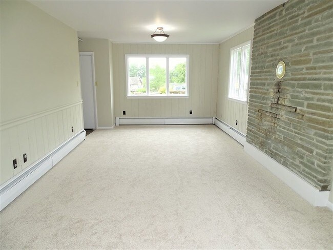 Building Photo - 124 Carriage Way
