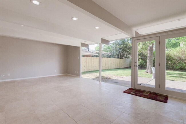 Building Photo - 12902 Traviata Dr
