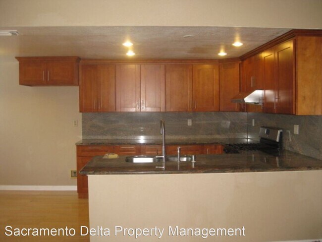 Building Photo - 4 br, 2 bath House - 6321 Laguna Villa Way^^