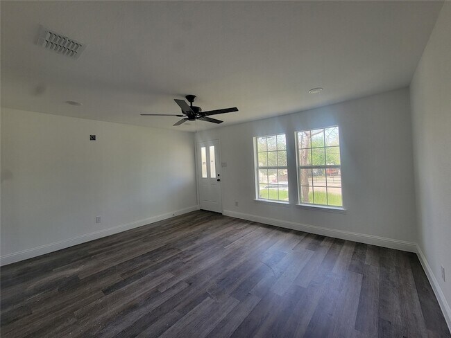 Foto del edificio - 3024 N Crump St